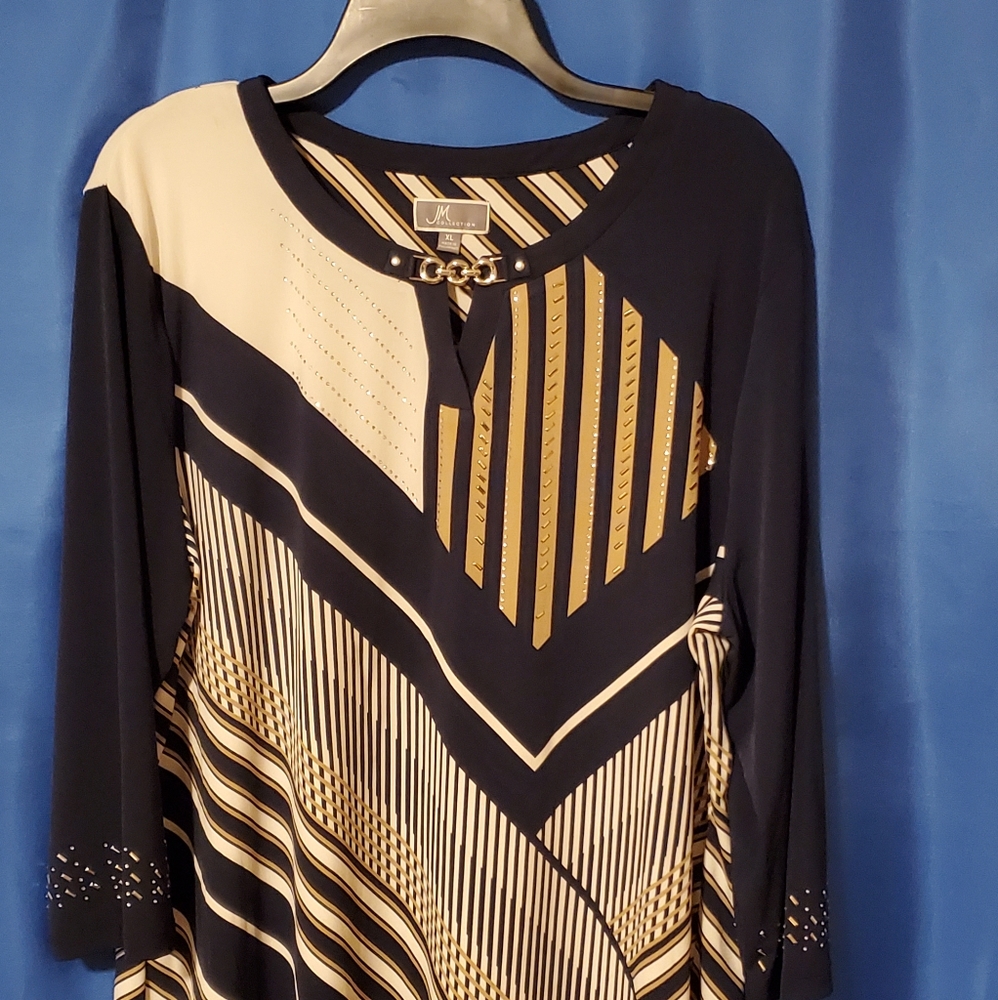 XL Women's Long Tunic top.